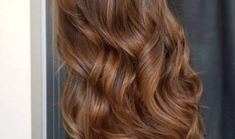Yaz Mevsiminin Saç Modası Karamel Tonları
